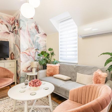 Monarchia Apartman Pearl Mosonmagyaróvár المظهر الخارجي الصورة
