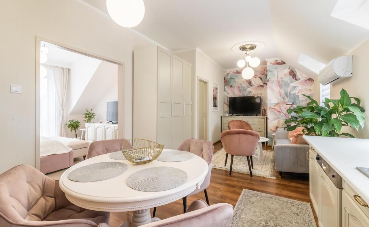 Monarchia Apartman Pearl Mosonmagyaróvár المظهر الخارجي الصورة